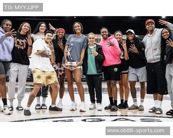 詹姆斯热情祝贺阿贾再次夺冠期待大妹子将荣耀带回家 詹姆斯热情祝贺阿贾再次夺冠期待大妹子将荣耀带回家