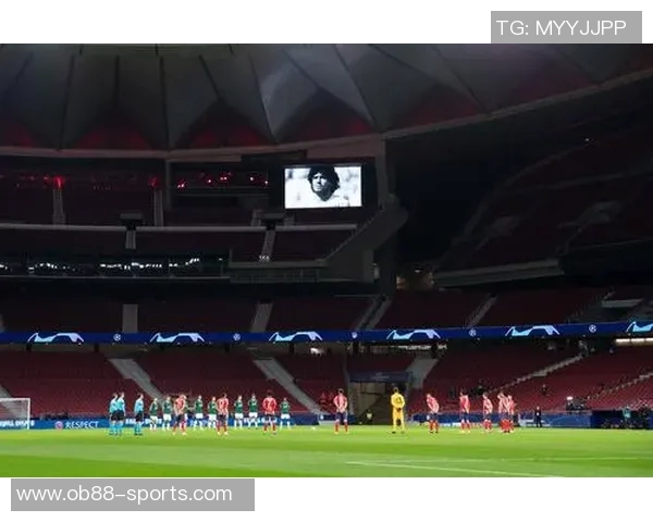 阿根廷全队球员佩戴黑色袖标悼念已故博卡主帅鲁索的感人时刻 阿根廷全队球员佩戴黑色袖标悼念已故博卡主帅鲁索的感人时刻