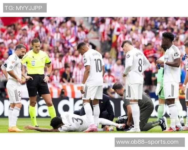 外媒报道赫伊森吕迪格阿诺德等五名球员缺席皇马训练引发关注